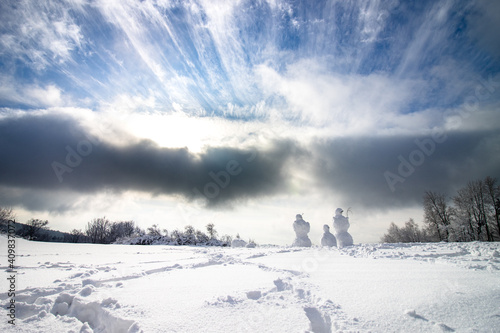 Zimowy krajobraz w górach © Rafal Kot