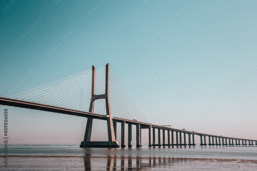 Fototapeta premium Ponte Vasco da Gama Lisboa Portugal
