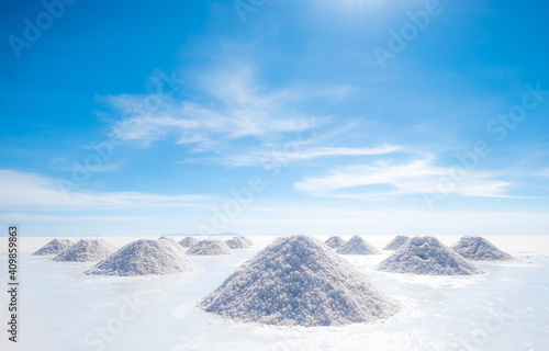 Salt hills of Salar de Uyuni drying on sun at hot clear day, Bolivia © Ievgen Skrypko