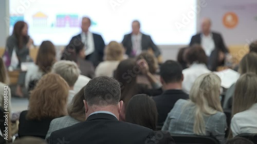 Wallpaper Mural Audience listens to the lecturer Torontodigital.ca