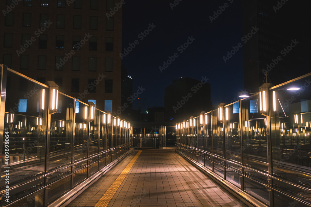 Fototapeta premium night view of the city
