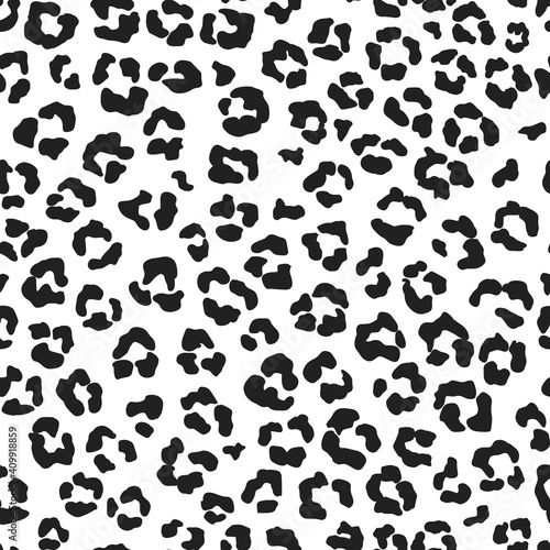 Leopard seamless pattern. Wild animal print. Vector african camouflage skin illusration.