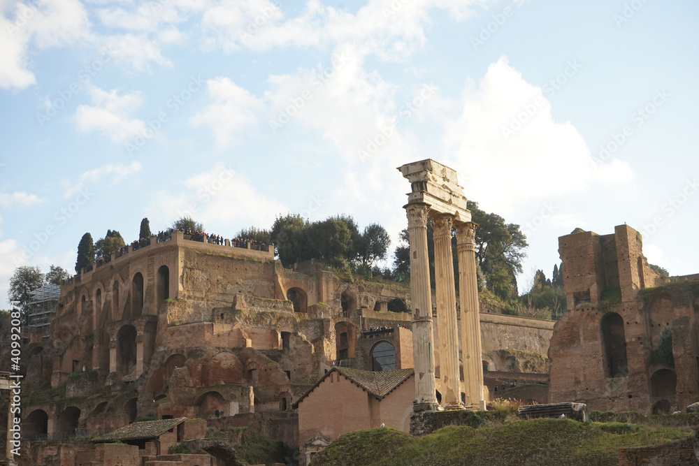 Temple of Castor and Pollux (Tempio dei Dioscuri) , Roman Forum, Foro Romano, in Rome, Italy - カストルとポルックス神殿 フォロ・ロマーノ ローマ イタリア