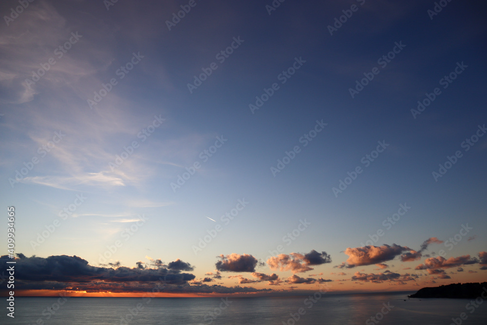 Fototapeta premium sunset over the sea