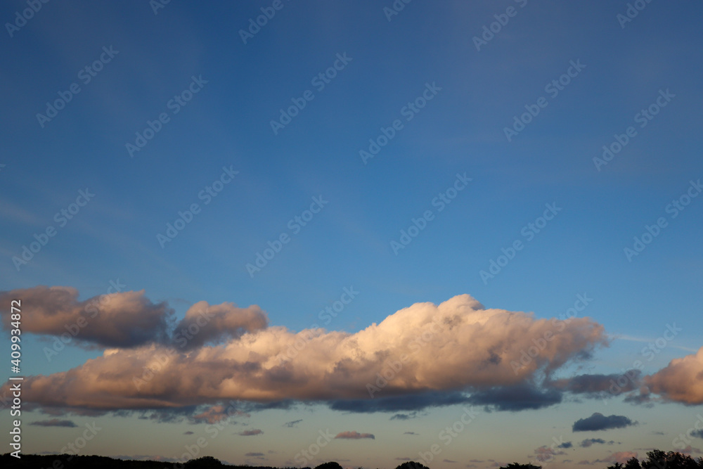 Obraz premium clouds over the sea