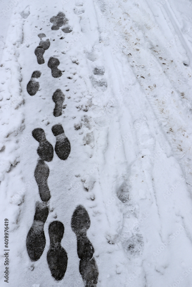 Fototapeta premium Schnee, Winter, Fußabdruck, Fußstapfen, Schuhe, Schritte, Glatteis