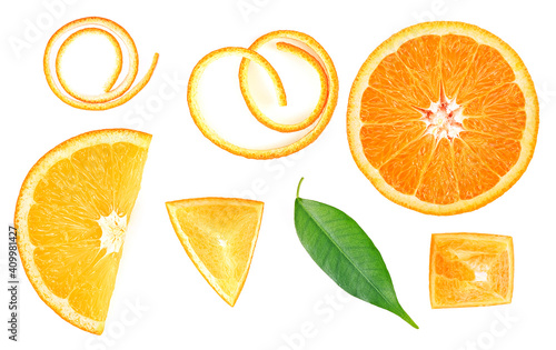 фотографія Orange slices, orange leaf and orange peel isolated on white background, top view