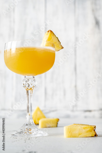 Quadro em tela Glass of Algonquin cocktail