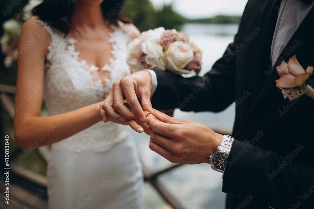 Just Married Couple Showing Rings Stock Photo - Download Image Now -  Wedding Ring, Diamond Ring, Couple - Relationship - iStock