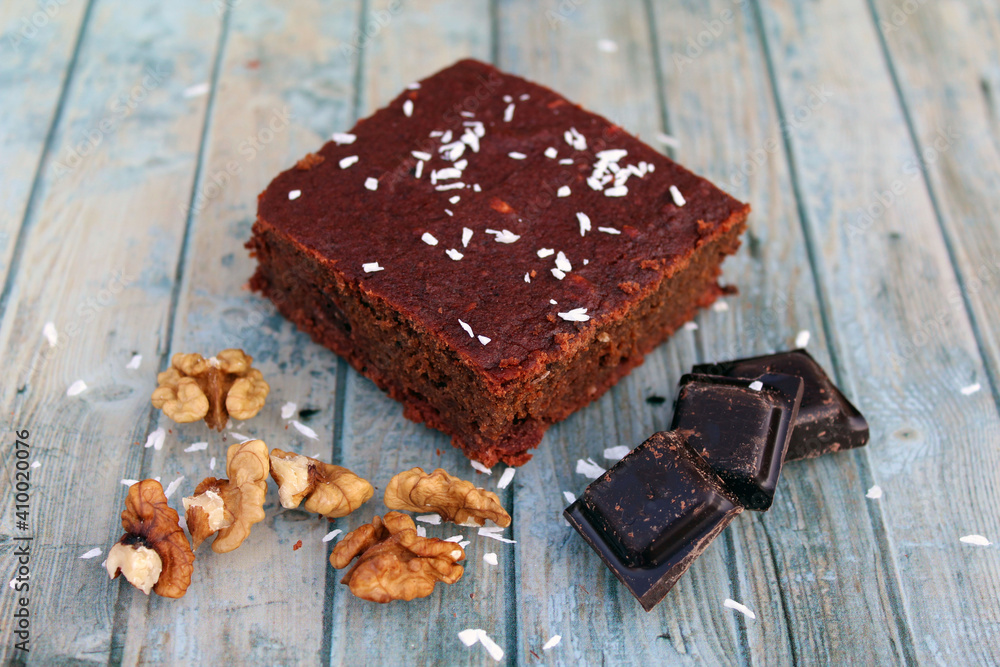 Brownie with chocolate and nuts