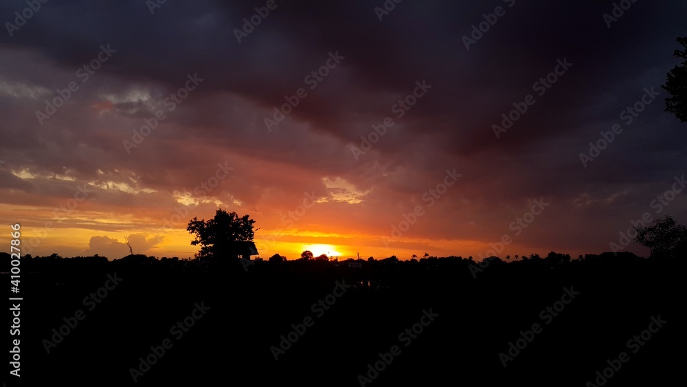Fototapeta premium sunset in the city