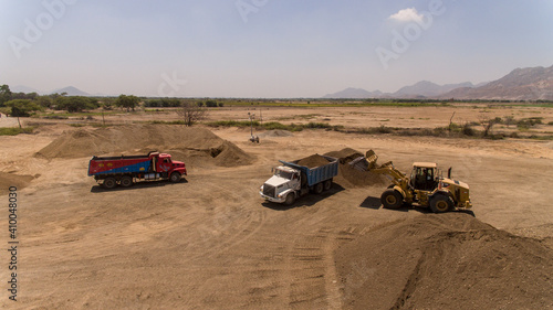 Fotos aéreas de construcción de carreteras, caminos y vías