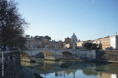 Tevere river along Castel Sant'Angelo or Saint Angel Castle in Rome, Italy - イタリア ローマ テヴェレ川  サンタンジェロ城  © Eric Akashi