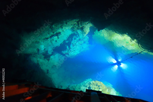 龍泉洞　地底湖