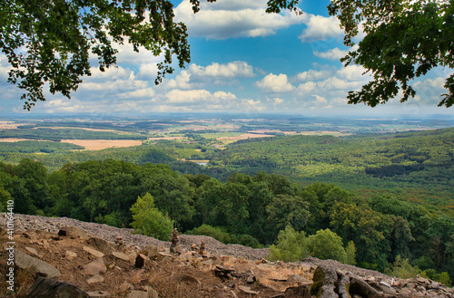 Landschaft kleiner Gleichberg Thüringen Deutschland im Sommer