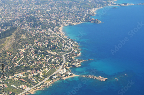 Vista aérea da costa da Grécia © helenaprata