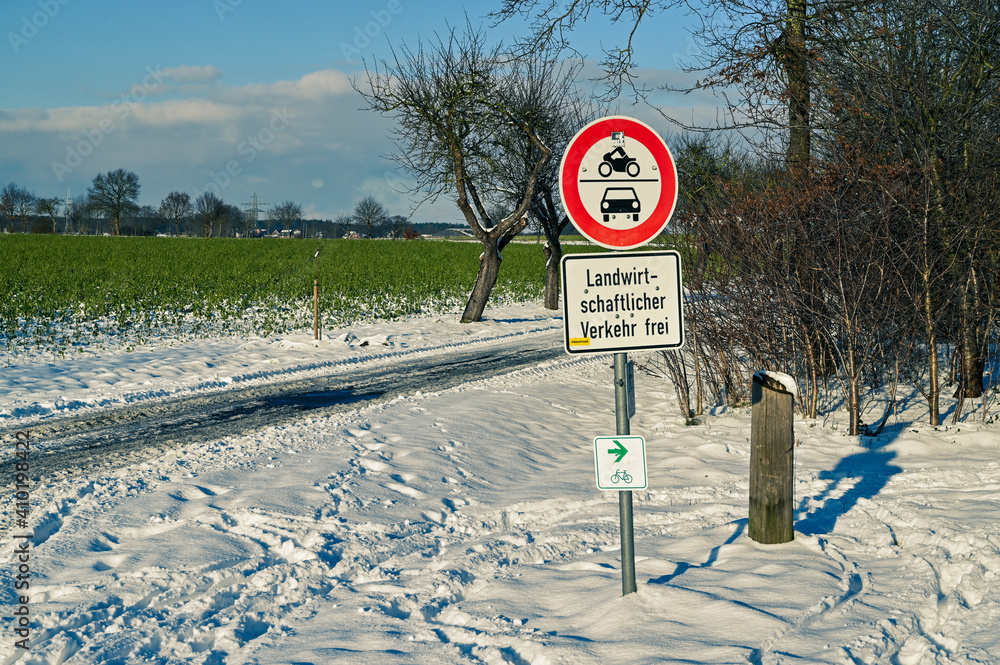 Verkehrsschild, Durchfahrtverbot, Wirtschaftsweg, landwirtschaftlicher