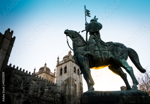 Estátua Vimara Peres Porto