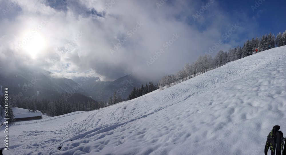 Schneeschuhspaziergang am Wendelstein Schneeschuhspaziergang am Wendelstein