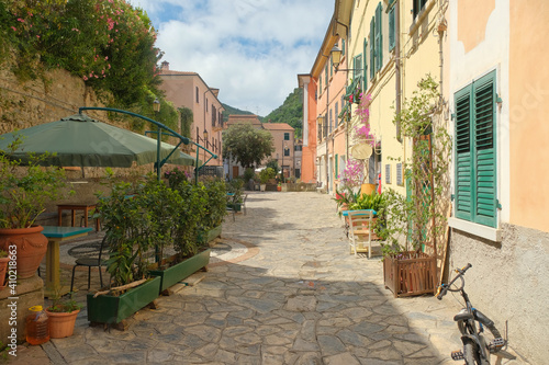 Fototapeta Naklejka Na Ścianę i Meble -  Il centro storico della cittadina di Ameglia in provincia di La Spezia, Liguria, Italia.