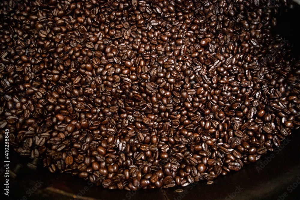 Ciudad de México, México. 3 de enero de 2021. Procesos de tostado artesanal del café en la CDMX, México.