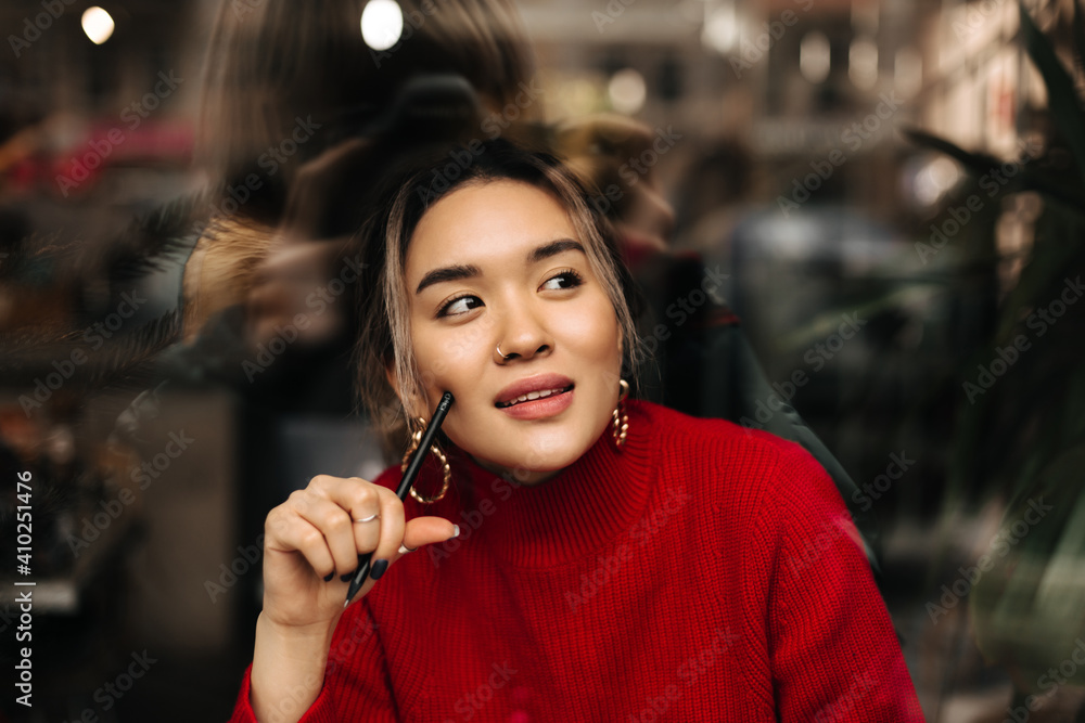 Big earrings outfit discount