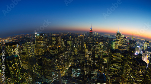 USA, New York City, Manhattan skyline at dusk