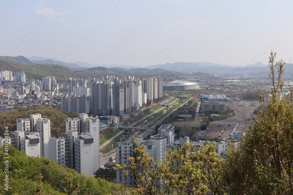 Fototapeta premium view of the city