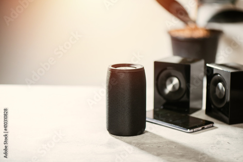 Plakat portable bluetooth speaker