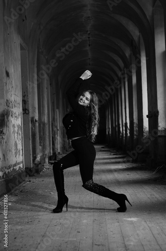 Fototapeta Naklejka Na Ścianę i Meble -  Beautiful fit sexy woman in underwear - black and white photo