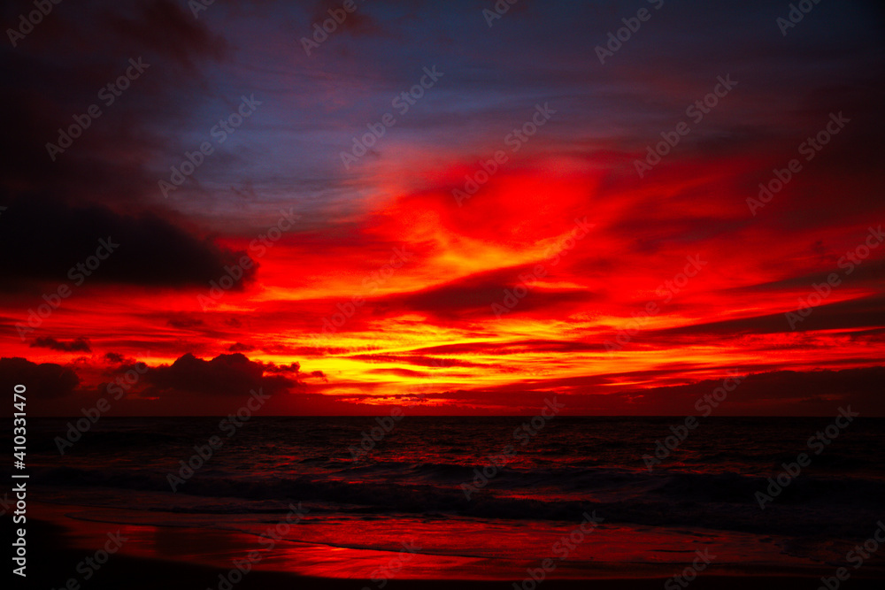 Sunrise over Sandy Beach, a beach on the South Shore of Oahu in Hawaii
