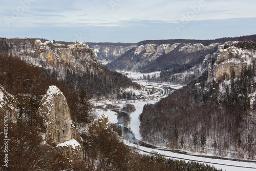 Ausblick von Eichfelsen auf wildromantisches Oberes Donautal (Gemarkung Langenbrunn)