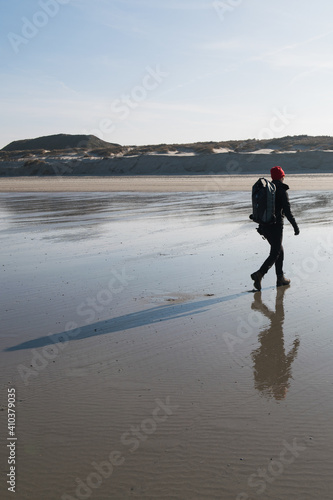 Unterwegs am Strand - Strandwanderung am  einsamen Nordstrand von Norderney photo