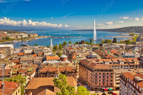 Stampa su tela Geneva skyline cityscape, French-Swiss in Switzerland