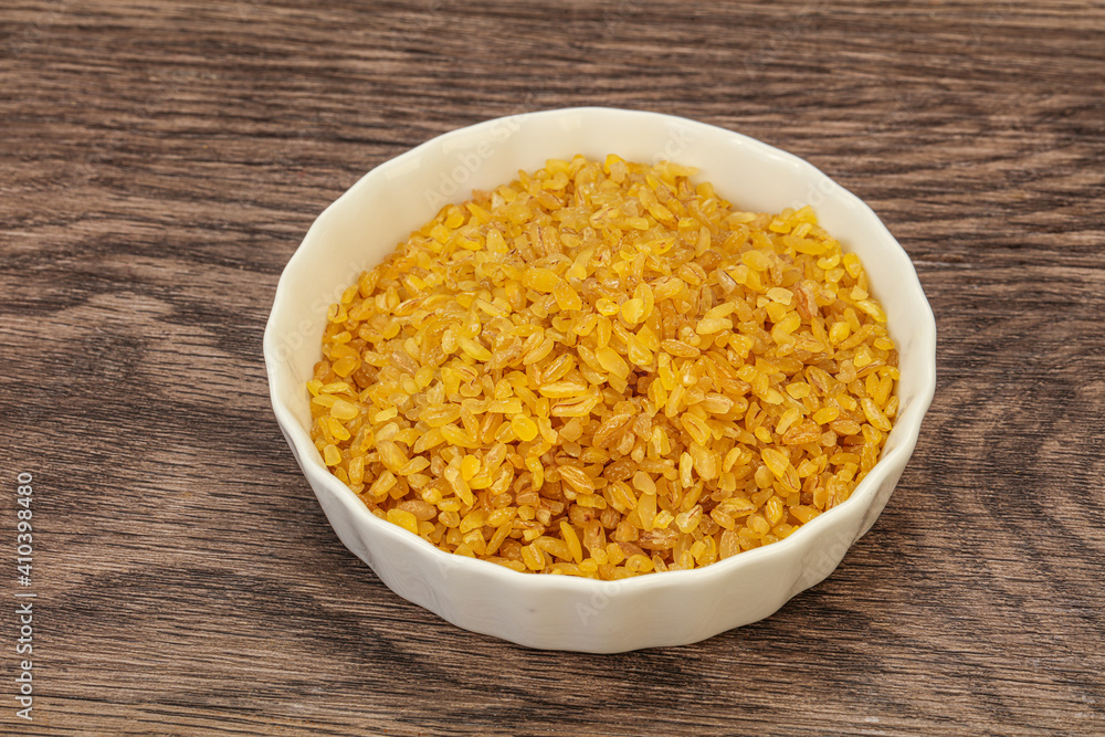 Vegetarian cuisine - dry bulgur for cooking Vegetarian cuisine - dry bulgur for cooking