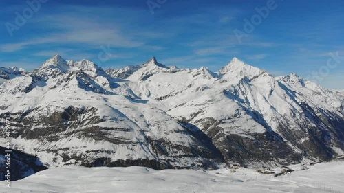 Wallpaper Mural ゴルナーグラート登山鉄道ドローン空撮 Torontodigital.ca