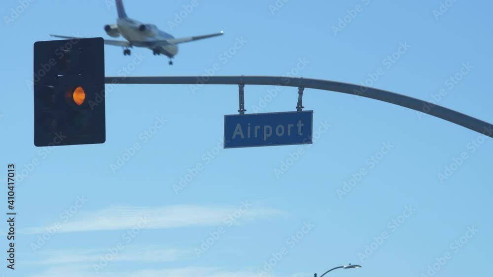 airliner approaches for landing airliner approaches for landing
