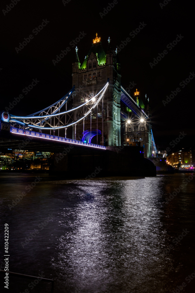 Obraz premium bridge at night