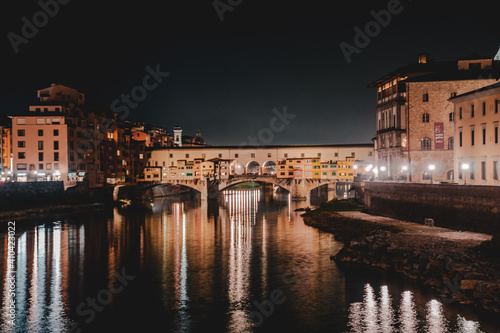 ponte vecchio at night