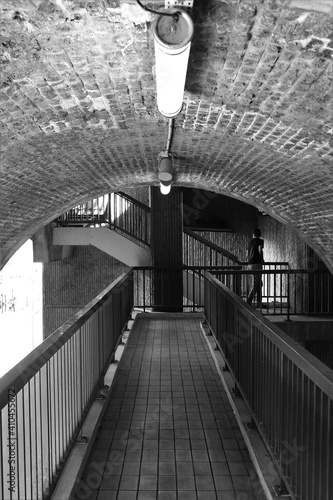 noir et blanc gare