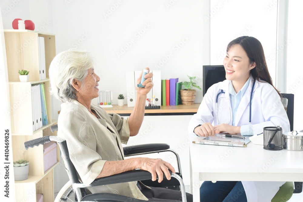 doctor take medicine to patient in the hospital doctor take medicine to patient in the hospital