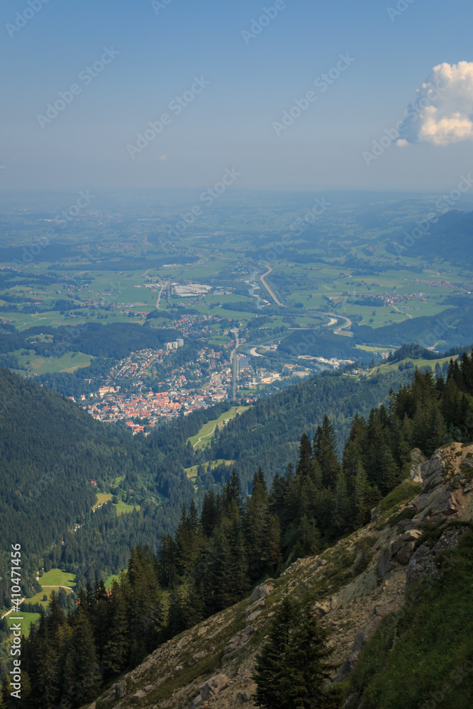 Ausblick nach Immenstadt auf der Nagelfluhkette in den Allgäuer Alpen Ausblick nach Immenstadt auf der Nagelfluhkette in den Allgäuer Alpen