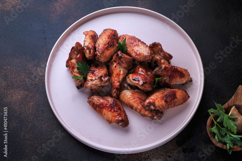 Crispy Baked Chicken Wings. Honey Garlic Chicken Wings Sweet and Savory Meals. photo