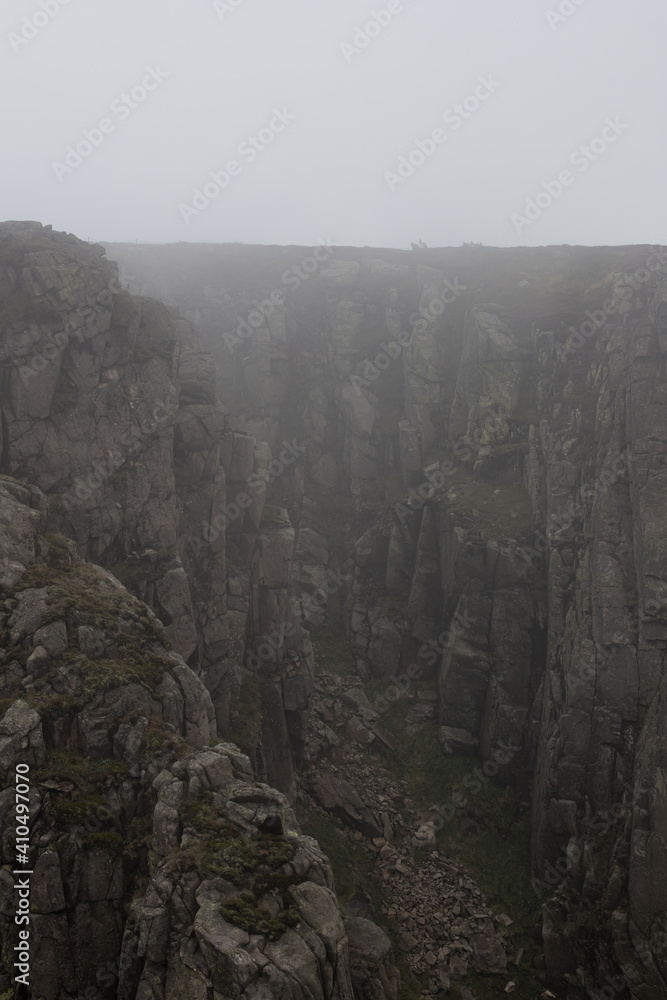 Fototapeta premium Rocks on the mountain trail
