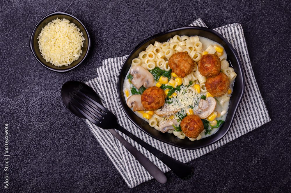 Pasta with vegetables and meatballs Pasta with vegetables and meatballs
