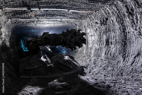Foto Shearer drill head in a coal mine