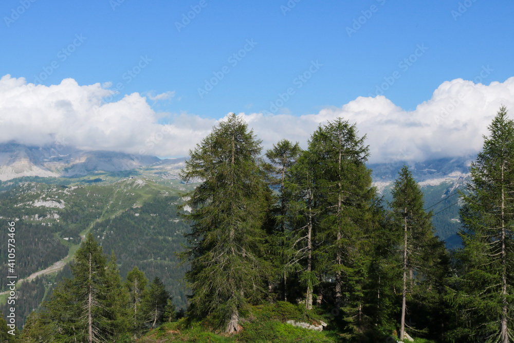 Bellissima vista sulle montagne dal rifugio 5 laghi in Trentino, viaggi e paesaggi in Italia