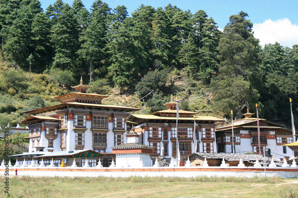 Obraz premium buddhist temple in jakar in bhutan