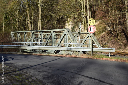 kleine Eisenbahnbrücke photo