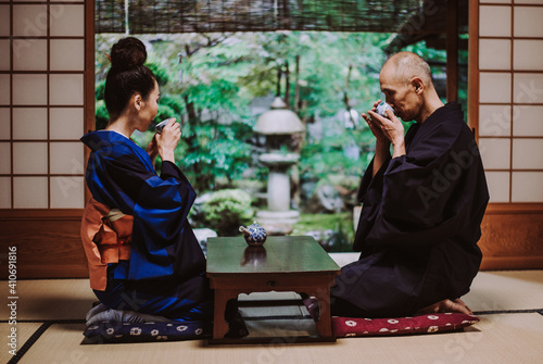 Fotografie Senior couple lifestyle moments in a traditional japanese house